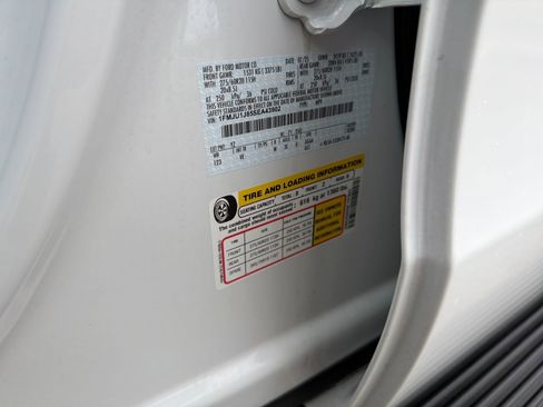 Used 2025 Ford Expedition Active AWD/4WD image 32