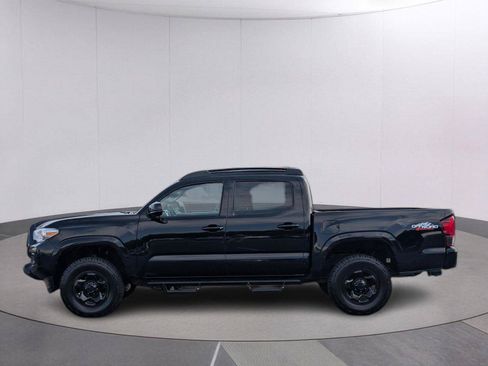Used 2021 Toyota Tacoma 4x4 Double Cab image 2