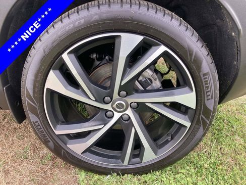 Used 2021 Volvo XC40 T4 R-Design w/ Advanced Package image 10