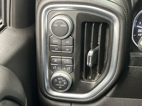 Used 2020 GMC Sierra 1500 AT4 w/ AT4 Premium Package AWD/4WD image 17
