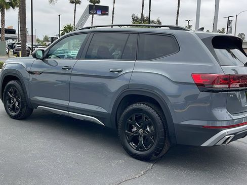 New 2025 Volkswagen Atlas Peak Edition SE image 11
