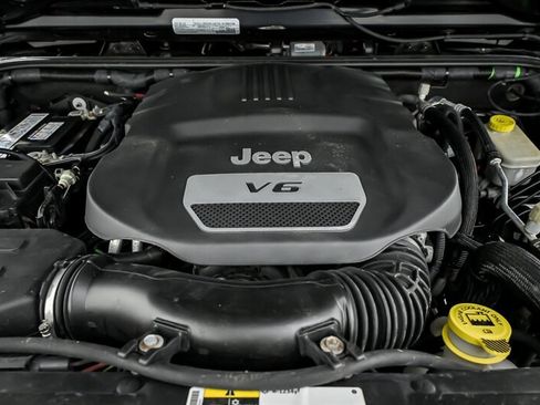 Used 2016 Jeep Wrangler Sport AWD/4WD image 14
