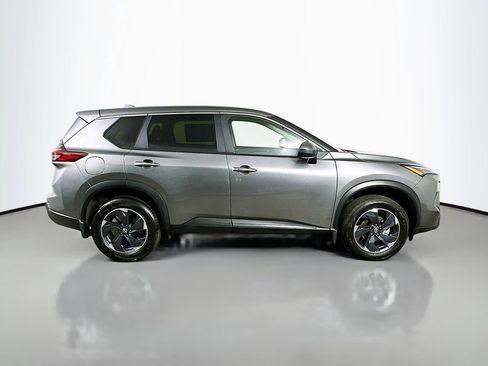 Used 2024 Nissan Rogue SV image 7