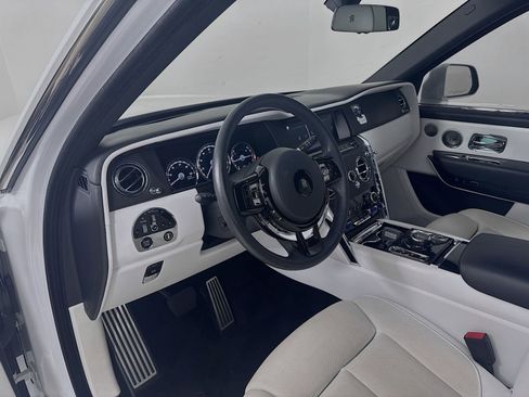 Certified 2021 Rolls-Royce Cullinan AWD/4WD image 10
