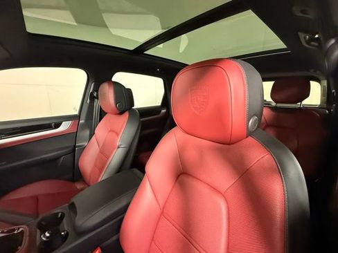 Used 2025 Porsche Cayenne S image 12