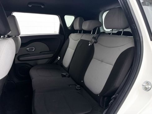 Used 2016 Kia Soul image 19