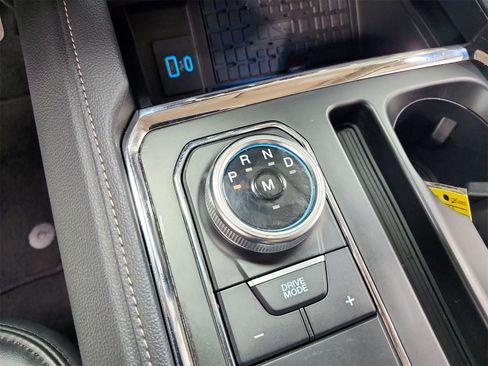 Used 2024 Ford Expedition Max XLT image 27