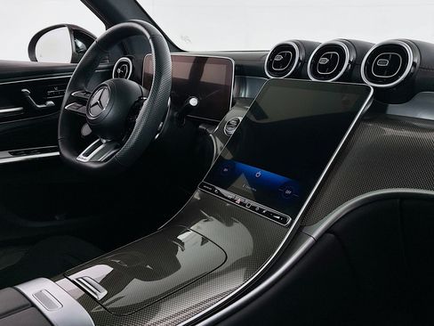 Used 2024 Mercedes-Benz GLC 43 AMG 4MATIC image 30