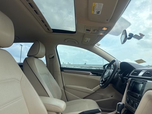 Used 2017 Volkswagen Passat 1.8T SE image 28