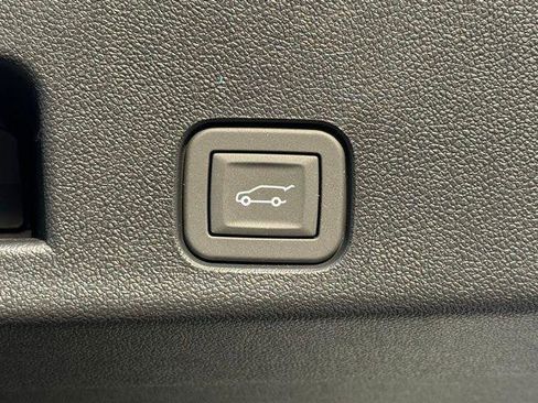New 2026 Chevrolet Traverse LT w/ Driver Confidence Package FWD image 12