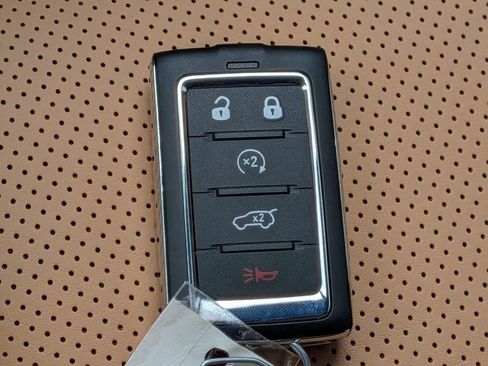 Used 2026 Jeep Grand Cherokee Summit w/ Obsidian Package AWD/4WD image 34