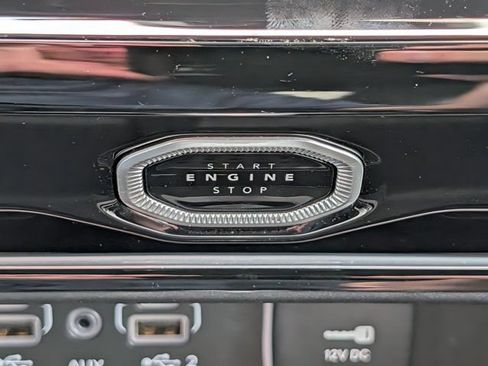 Used 2026 Jeep Grand Cherokee Altitude RWD image 28