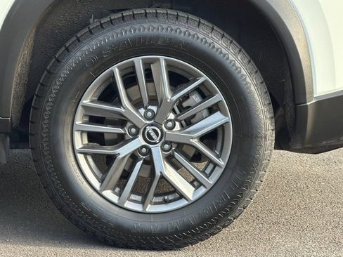 Used 2023 Nissan Rogue S AWD/4WD image 26