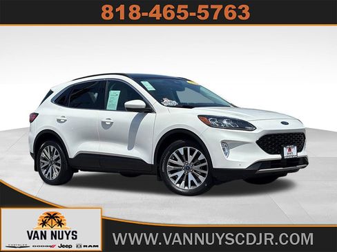 Used 2022 Ford Escape Titanium w/ Class II Trailer Tow Package AWD/4WD image 1