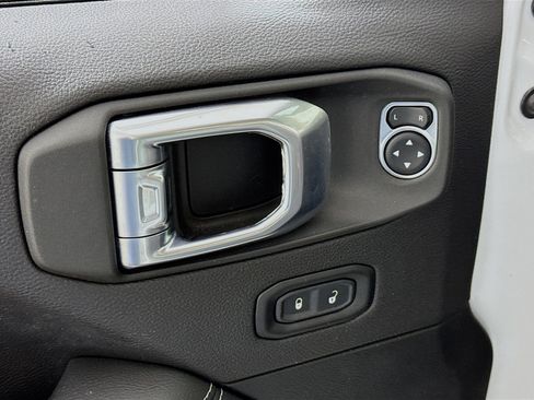 Used 2023 Jeep Wrangler Unlimited Sahara w/ Cold Weather Group image 20