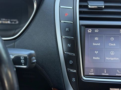Used 2019 Lincoln Nautilus Select AWD/4WD image 22