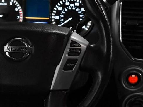 Used 2019 Nissan Titan PRO-4X image 18