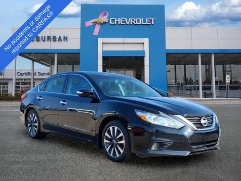 Used 2017 Nissan Altima 2.5 SV w/ Convenience Package FWD image 3