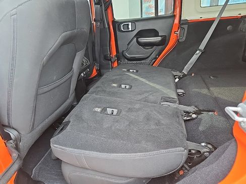 Used 2018 Jeep Wrangler Unlimited Sport S AWD/4WD image 86