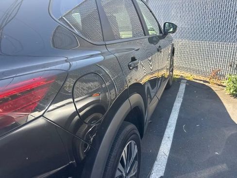 Certified 2023 Nissan Rogue SV FWD image 5