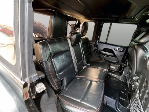 Used 2018 Jeep Wrangler Unlimited Rubicon AWD/4WD image 19