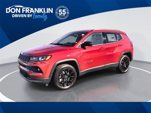 Used 2026 Jeep Compass Latitude image 1