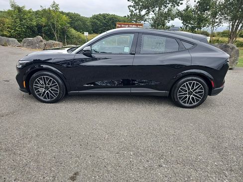 New 2025 Ford Mustang Mach-E Premium image 24