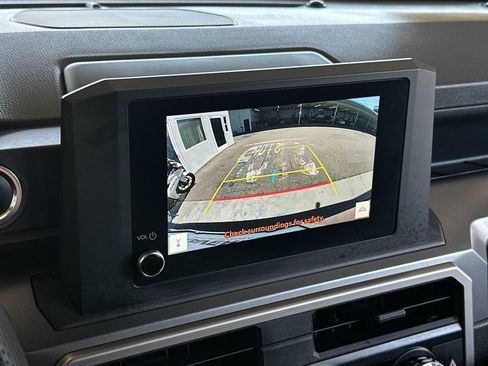 Used 2025 Toyota 4Runner SR5 AWD/4WD image 18