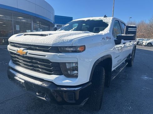 Used 2025 Chevrolet Silverado 2500 Custom w/ Custom Value Package image 1