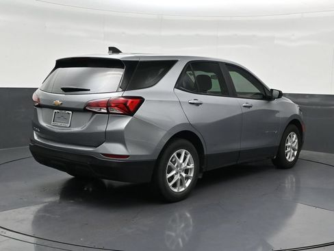 Used 2023 Chevrolet Equinox LS FWD image 5