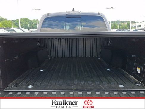 Used 2020 Toyota Tacoma TRD Off-Road w/ TRD Premium Off Road Package AWD/4WD image 28