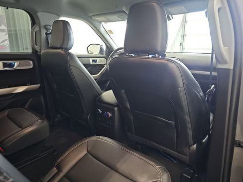 Used 2023 Ford Explorer Limited w/ Class IV Trailer Tow Package AWD/4WD image 31