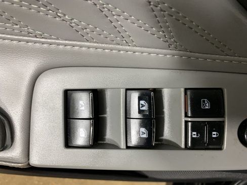 Used 2020 Toyota Avalon Limited w/ Advanced Safety Package FWD image 18
