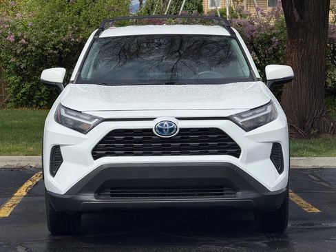 Used 2022 Toyota RAV4 XLE w/ XLE Grade Weather Package image 2