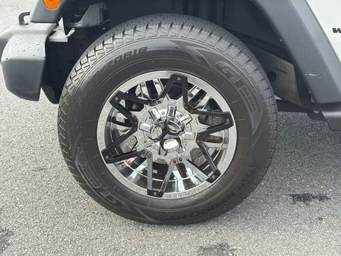 Used 2012 Jeep Wrangler Unlimited Sport AWD/4WD image 32