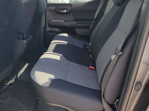 Used 2022 Toyota Tacoma TRD Off-Road w/ Technology Package AWD/4WD image 8