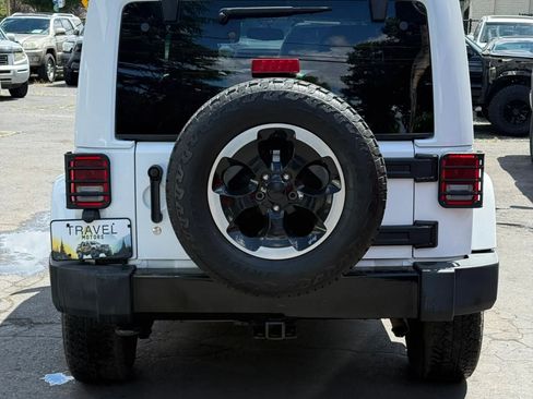 Used 2014 Jeep Wrangler Unlimited Sahara AWD/4WD image 5