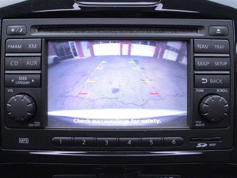 Used 2011 Nissan Juke SL w/ Chrome Pkg image 19