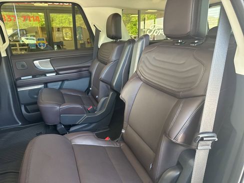 Certified 2025 Ford Expedition Platinum w/ Platinum Ultimate Package AWD/4WD image 20