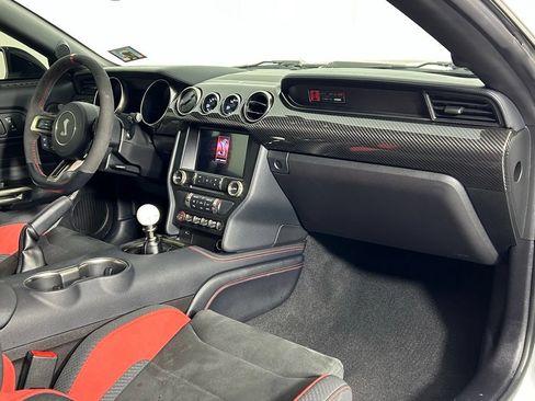 Used 2019 Ford Mustang Shelby GT350R w/ GT350R Equipment Group 920A RWD image 14