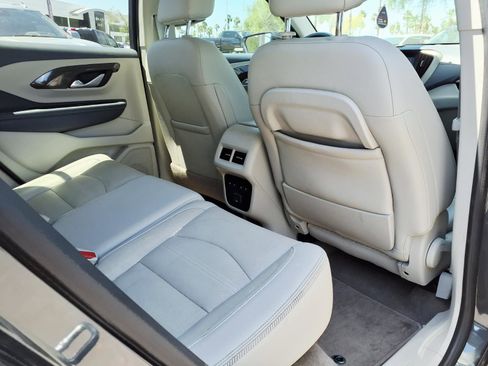 Used 2022 GMC Terrain Denali w/ Denali Premium Package AWD/4WD image 13