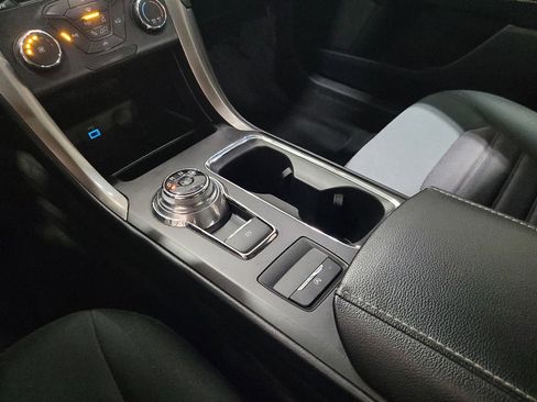 Used 2018 Ford Fusion SE FWD image 26