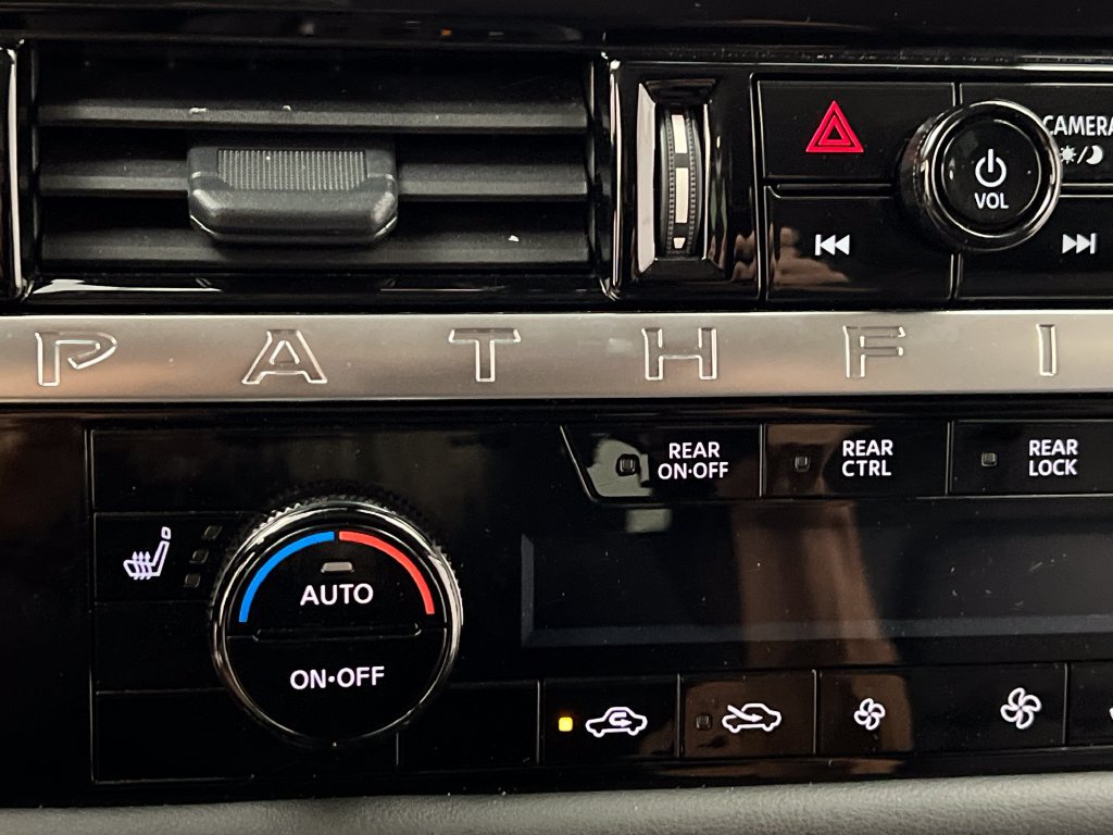 Used 2026 Nissan Pathfinder SL FWD image 58