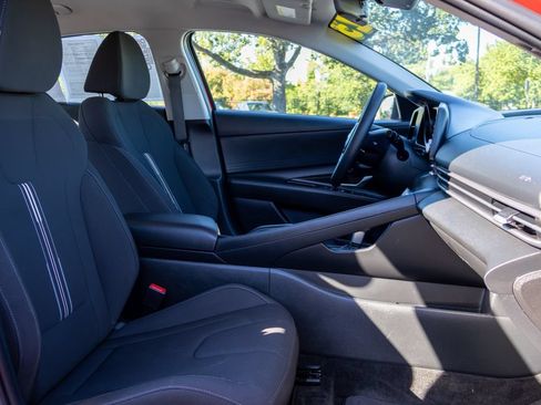 Certified 2023 Hyundai Elantra SEL FWD image 12