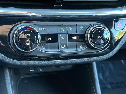 Certified 2024 Buick Envista Sport Touring w/ Convenience I Package image 21