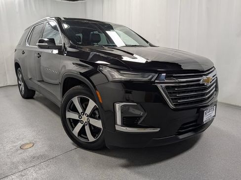 Certified 2023 Chevrolet Traverse LT w/ LT Premium Package AWD/4WD image 2