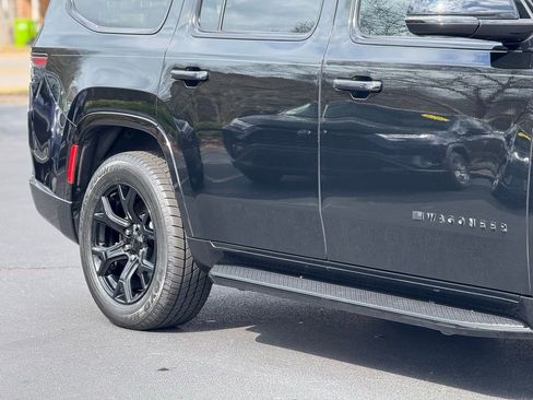 Used 2023 Jeep Wagoneer Series II image 10