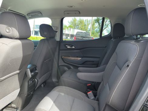 Used 2023 GMC Acadia SLE w/ Driver Convenience Package FWD image 13