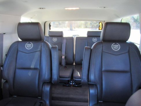 Used 2013 Cadillac Escalade Platinum image 28