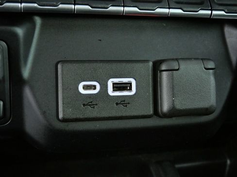 Used 2022 GMC Sierra 2500 Denali w/ Denali Ultimate Package image 32